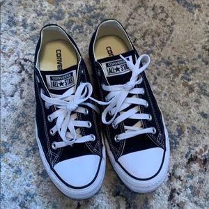 Black converse women size 9 EUC